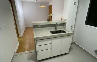 Imagem: O apartamento possui 2 Dormitórios, 1 Banheiro, 1 Vaga na garagem