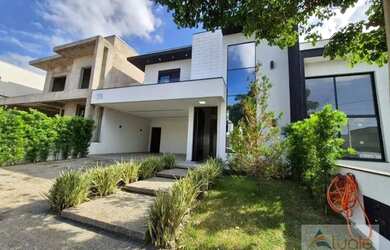 Imagem: A casa em condomínio possui 3 Dormitórios, 4 Banheiros, 4