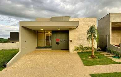 Imagem: A casa em condomínio possui 3 Dormitórios, 4 Banheiros, 4