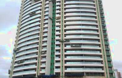 Imagem: O apartamento possui 4 Banheiros, 3 Vagas na garagem e 180m²