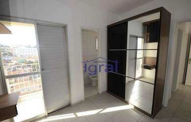 Imagem: O apartamento possui 3 Dormitórios, 1 Banheiro, 2 Vagas na