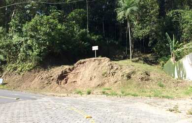 Imagem: O terreno possui 1.107m² de Área e está localizado em Garcia