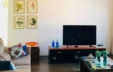 Imagem: A casa possui 3 Dormitórios, 3 Banheiros, 2 Vagas na garagem