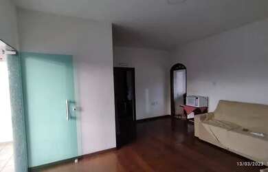 Imagem: A casa possui 2 Dormitórios, 2 Banheiros, 1 Vaga na garagem