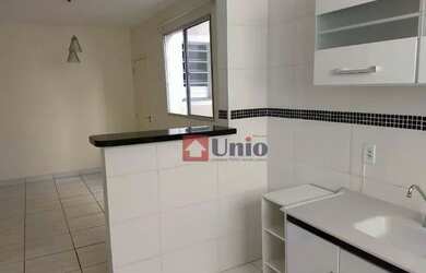 Imagem: O apartamento possui 2 Dormitórios, 1 Banheiro, 1 Vaga na garagem