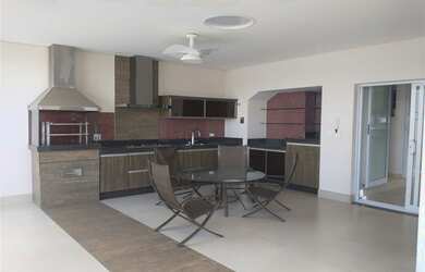 Imagem: A casa em condomínio possui 5 Dormitórios, 5 Banheiros, 4