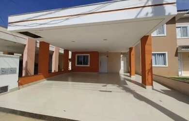 Imagem: A casa em condomínio possui 3 Dormitórios, 3 Banheiros, 2