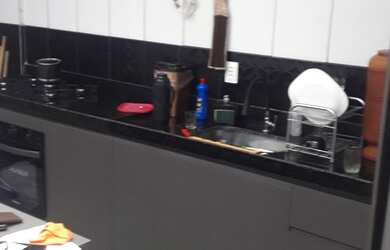 Imagem: A casa possui 5 Dormitórios, 3 Banheiros, 2 Vagas na garagem