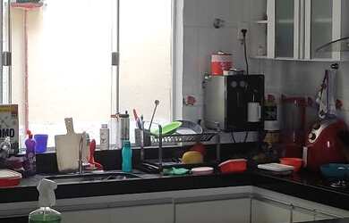 Imagem: A casa possui 2 Dormitórios, 2 Banheiros, 3 Vagas na garagem