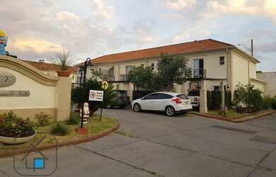 Imagem: A casa em condomínio possui 3 Dormitórios, 3 Banheiros, 1