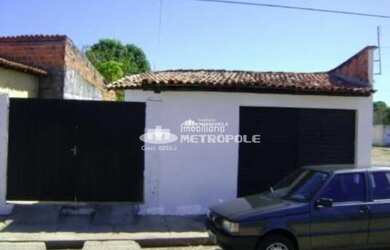 Imagem: A casa possui 2 Dormitórios, 1 Banheiro, 1 Vaga na garagem