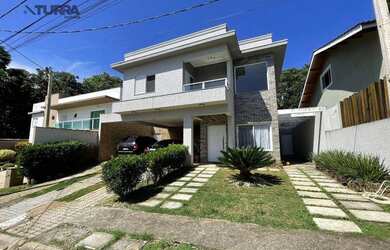 Imagem: A casa em condomínio possui 4 Dormitórios, 4 Banheiros, 4