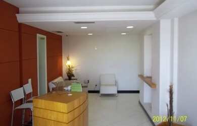 Imagem: O depósito à venda possui 4 Vagas na garagem e 1185m² de