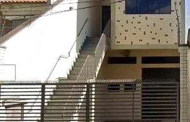 Imagem: O depósito possui 4 Vagas na garagem, 244m² de Área e está