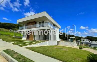Imagem: A casa em condomínio possui 4 Dormitórios, 4 Banheiros, 4