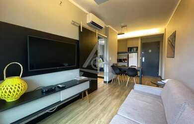 Imagem: O apartamento possui 1 Dormitório, 1 Banheiro, 2 Vagas na garagem