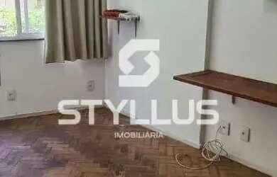 Imagem: A kitnet possui 1 Dormitório, 1 Banheiro, 1 Vaga na garagem