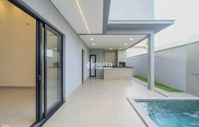 Imagem 6: Casa residencial com 3 suítes disponível para venda no bairro Laranjeiras...