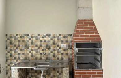 Imagem: A casa possui 2 Dormitórios, 1 Banheiro, 4 Vagas na garagem