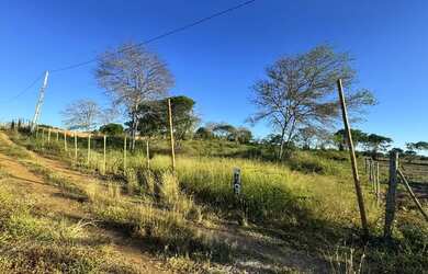 Imagem: O terreno possui 4.300m² de Área e está localizado em Parque
