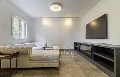 Imagem 9: Apartamento com varanda ampla em edifício de uma unidade por andar