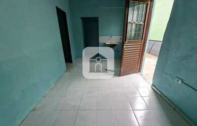 Imagem: A casa possui 1 Dormitório, 1 Banheiro, 3 Vagas na garagem