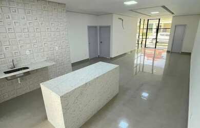 Imagem: A casa em condomínio possui 3 Dormitórios, 1 Banheiro, 4 Vagas