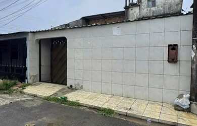 Imagem: A casa possui 2 Dormitórios, 1 Banheiro, 1 Vaga na garagem