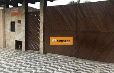 Imagem: A casa possui 2 Dormitórios, 3 Banheiros, 5 Vagas na garagem