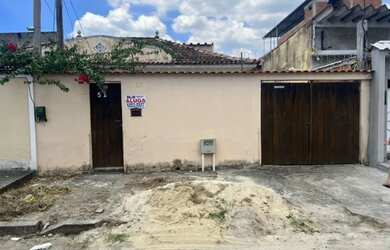 Imagem: A casa possui 2 Dormitórios, 2 Banheiros, 1 Vaga na garagem