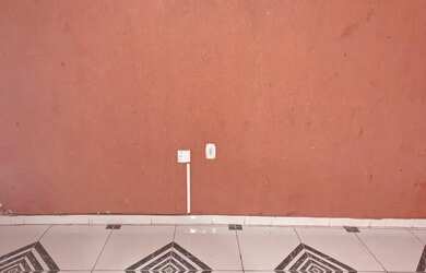 Imagem: A casa possui 3 Dormitórios, 3 Banheiros, 1 Vaga na garagem