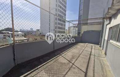 Imagem: O depósito possui 3 Vagas na garagem e 600m² de Área e está