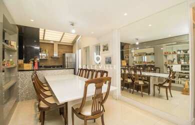 Imagem: A casa em condomínio possui 3 Dormitórios, 4 Banheiros, 3