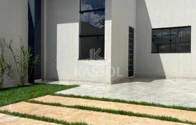 Imagem: A casa possui 2 Dormitórios, 2 Banheiros, 2 Vagas na garagem