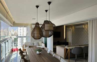 Imagem: O apartamento possui 3 Dormitórios, 5 Banheiros, 2 Vagas na