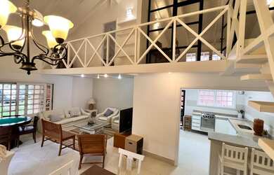 Imagem: A casa possui 5 Dormitórios, 5 Banheiros, 3 Vagas na garagem