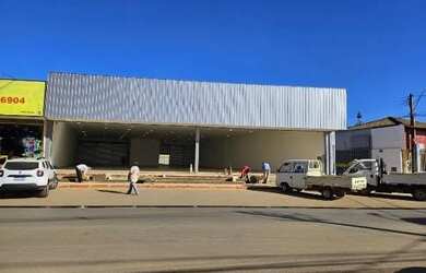 Imagem: O depósito possui 5 Vagas na garagem, 670m² de Área e está