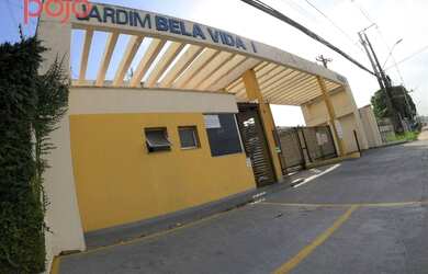 Imagem: O apartamento possui 3 Dormitórios, 1 Banheiro, 1 Vaga na garagem