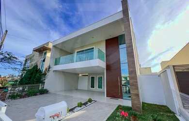 Imagem: A casa em condomínio possui 4 Dormitórios, 4 Banheiros, 4