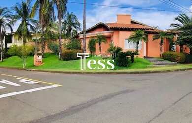 Imagem: A casa em condomínio possui 3 Dormitórios, 5 Banheiros, 4