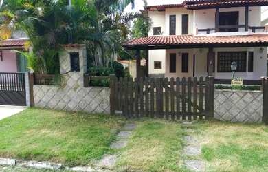 Imagem: A casa em condomínio para alugar possui 4 Dormitórios, 4 Banheiros