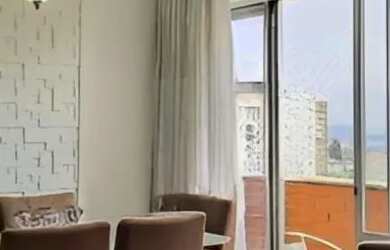 Imagem: O apartamento possui 3 Dormitórios, 1 Banheiro, 1 Vaga na garagem