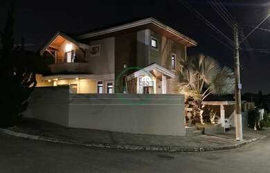 Imagem: A casa em condomínio possui 3 Dormitórios, 3 Banheiros, 2