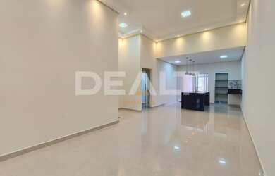 Imagem: A casa em condomínio possui 3 Dormitórios, 2 Banheiros, 4