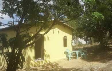 Imagem: A casa possui 1 Dormitório, 1 Banheiro, 2 Vagas na garagem