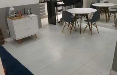 Imagem: O apartamento possui 2 Dormitórios, 2 Banheiros e 1 Vaga na