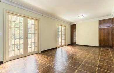 Imagem: O apartamento possui 4 Dormitórios, 3 Banheiros, 2 Vagas na