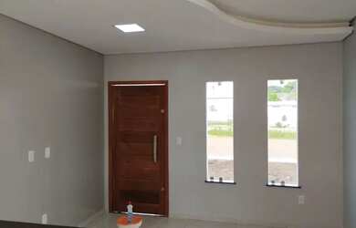 Imagem: A casa possui 2 Dormitórios, 2 Banheiros e está localizado