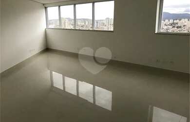 Imagem: O depósito possui 1 Vaga na garagem, 42m² de Área e está