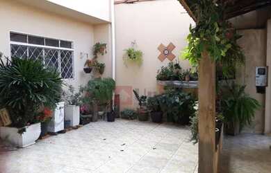 Imagem: Casa com 3 dormitórios à venda, 131 m² por R$ 300.000,00